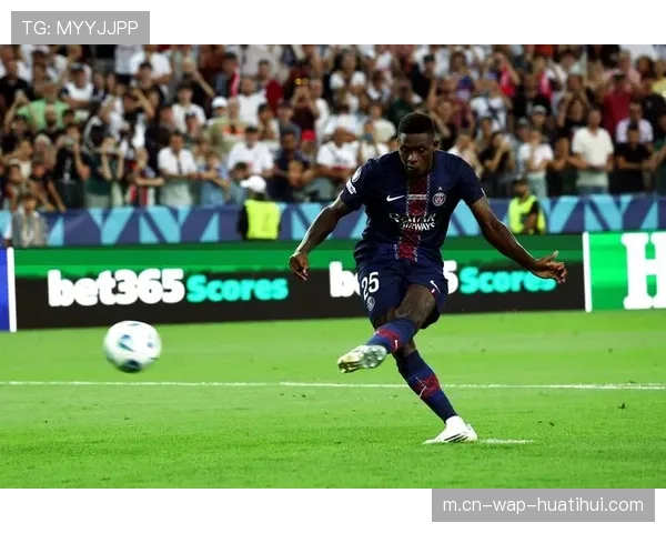 开球直接踢出边线战术兴起 借鉴巴黎圣日耳曼策略